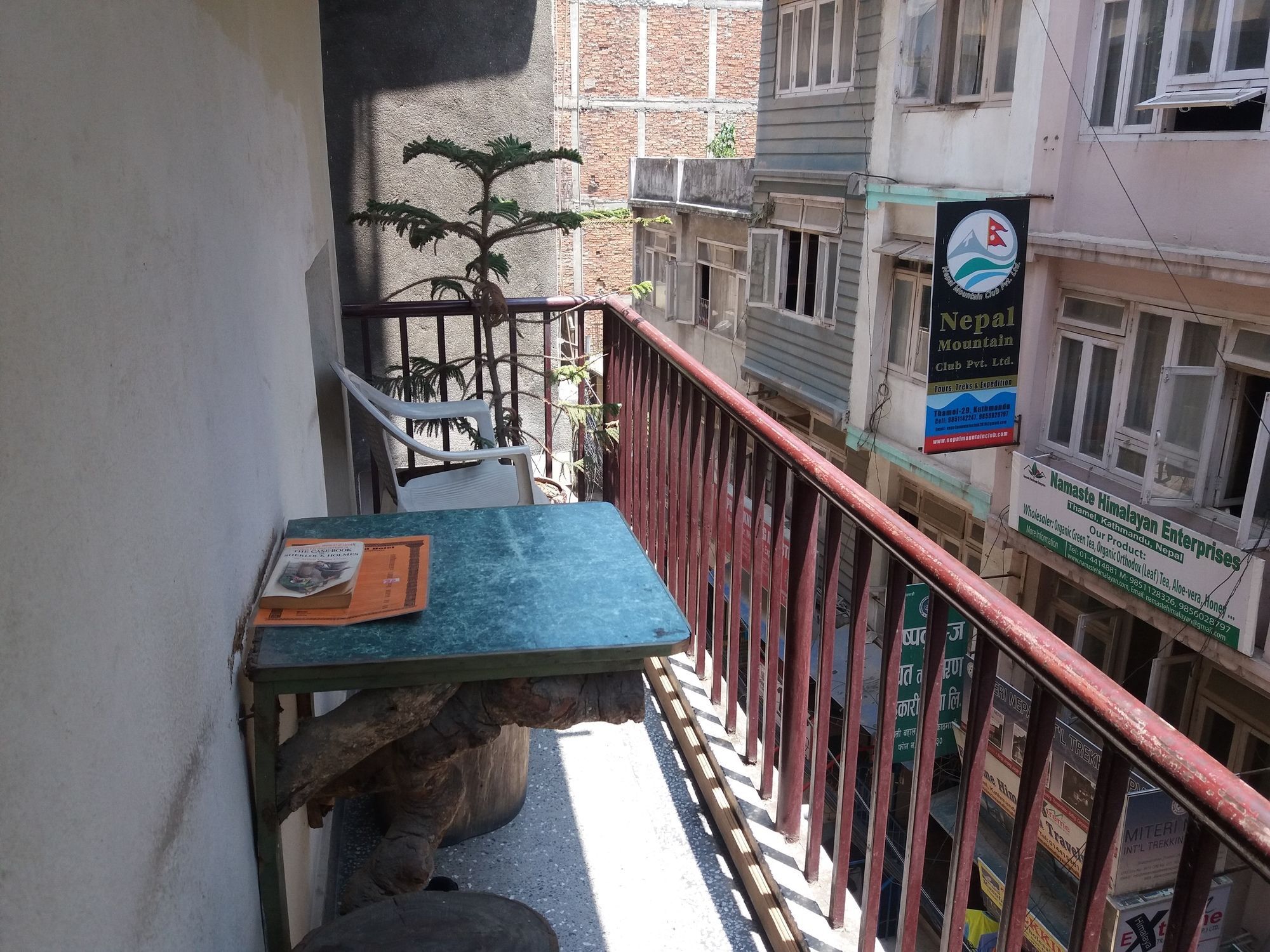 Kings Land Hotel Kathmandu Bagian luar foto