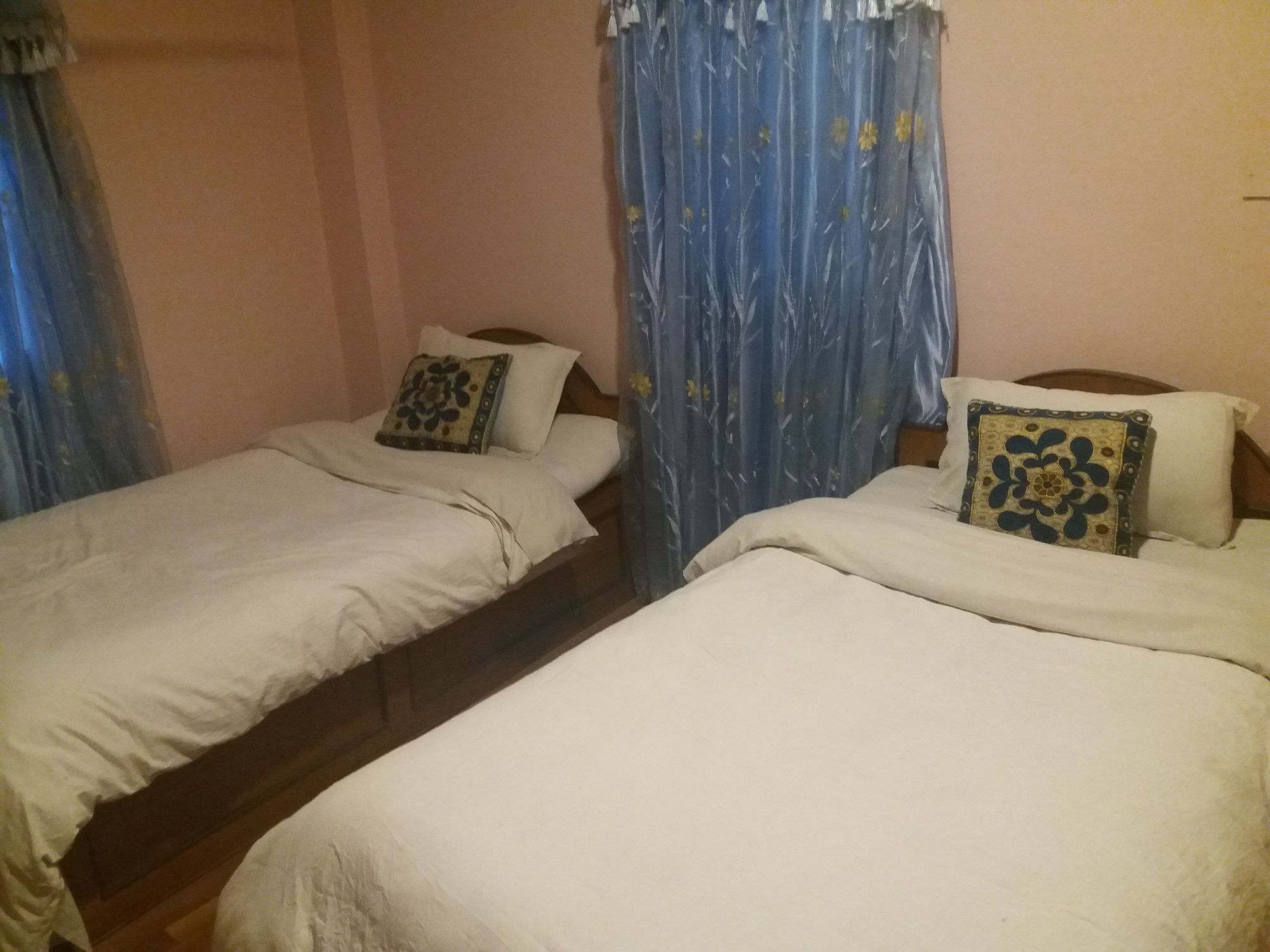 Kings Land Hotel Kathmandu Bagian luar foto